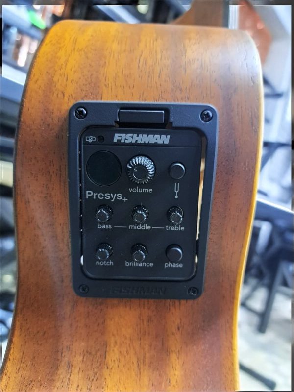 Guitarra Electroacústica de Viaje Mahori