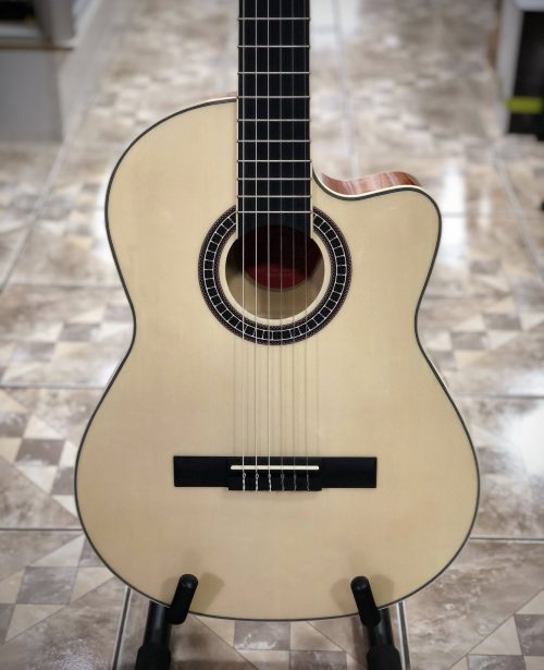 39- Guitarra Electroacústica Sevillana 7845