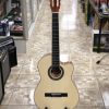 39 Guitarra Electroacústica Sevillana 6300