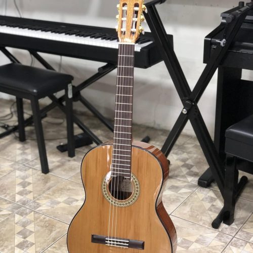 Guitarra Electroacústica Admira A1