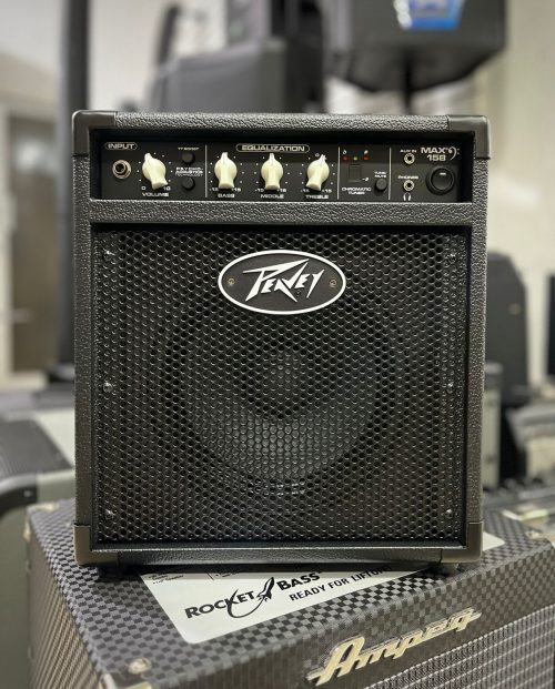 WhatsApp Image 2025-11-29 at 11.16.50 AM Amplificador De Bajo Peavey Max 158 20W