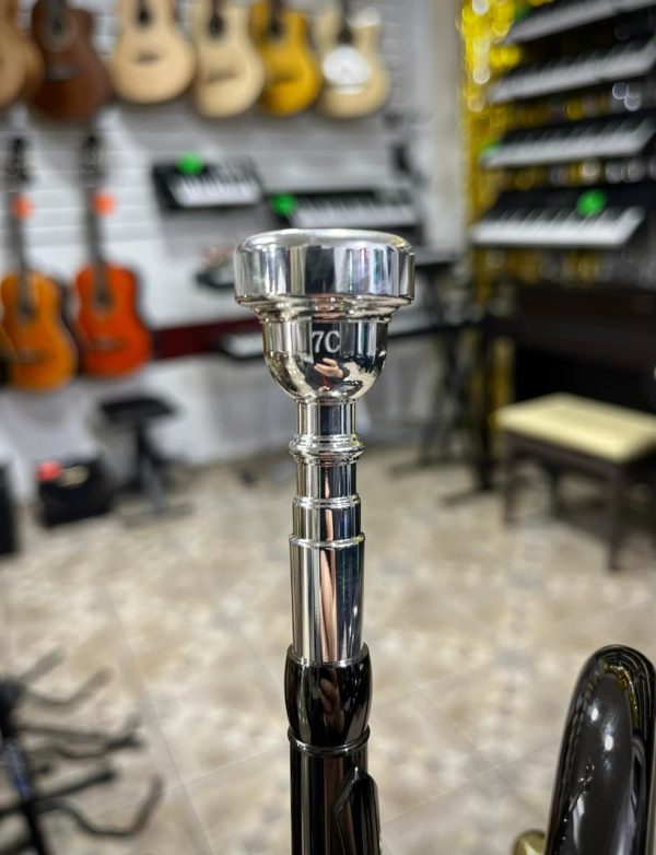 Trompeta Baldassare Color Negro