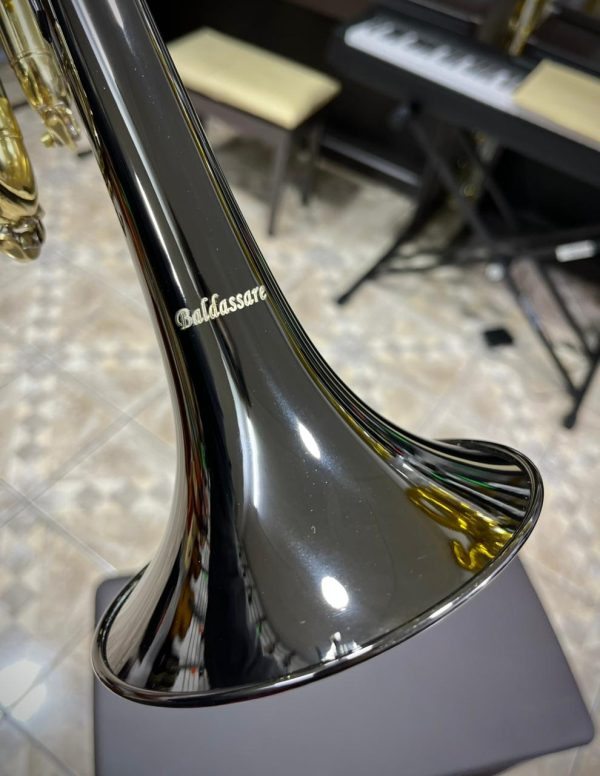 Trompeta Baldassare Color Negro