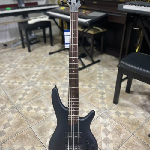 Bajo Eléctrico de 5 Cuerdas Ibanez SR305